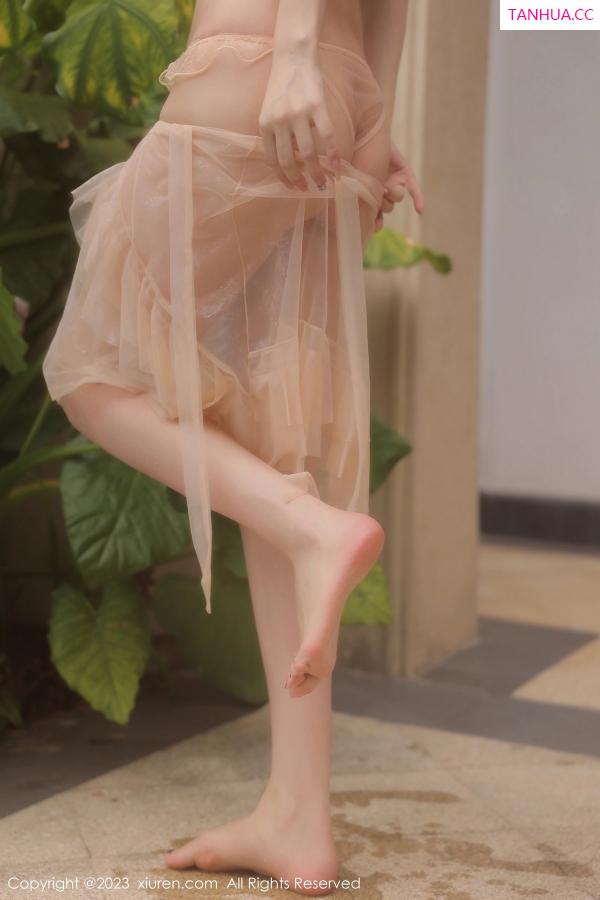 李雅柔  [XiuRen]高清写真图 2023.03.07 No.6370 李雅柔182CM 泳池美腿第41张图片